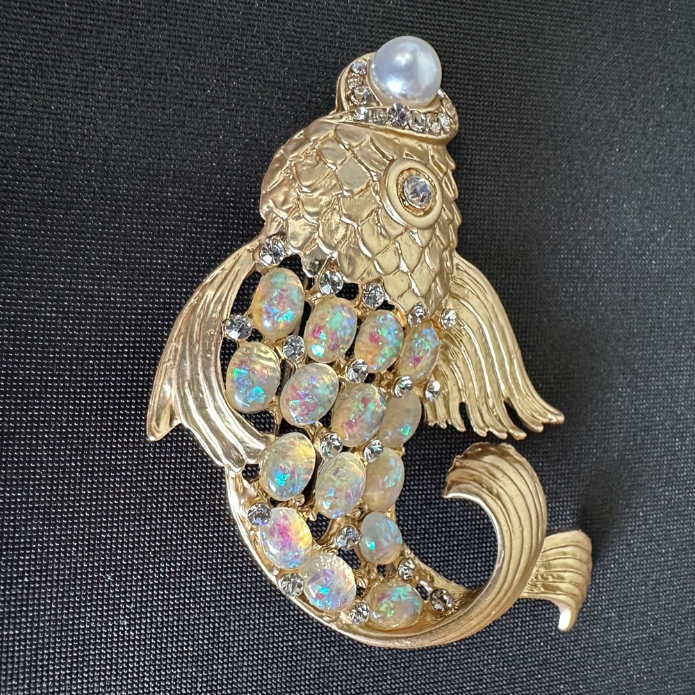 Pearl  Koi Fish Brooch - Picture 4 of 4